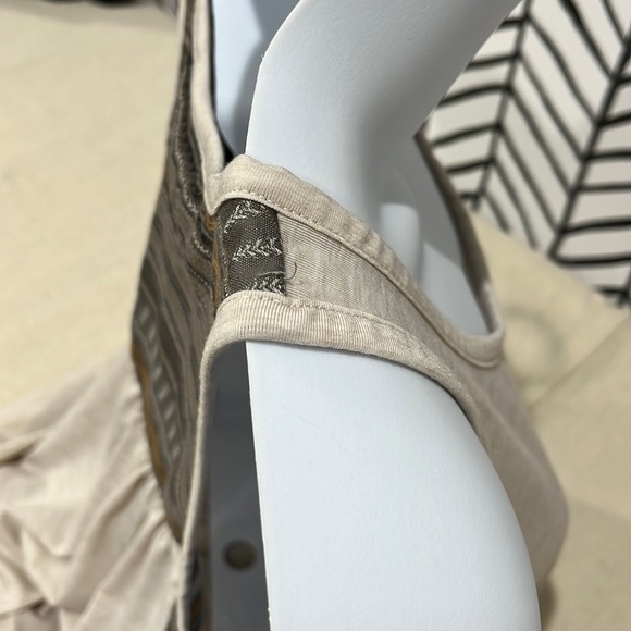 Sherpa Adventure Gear Cream Tank Top, Size Small - Picture 7 of 16